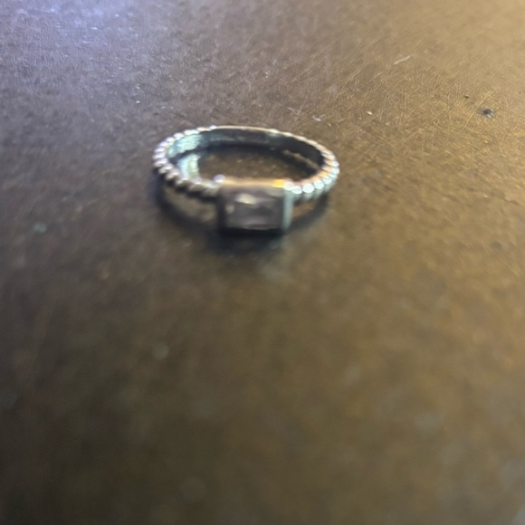 Silpada Silver Twisted Band Ring with Emerald-Cut Crystal size 7 - Picture 2 of 5